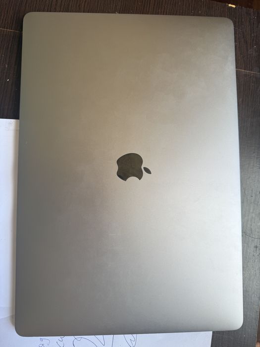 Macbook Pro 16 inch 2019, 16 ram, 512 ssd