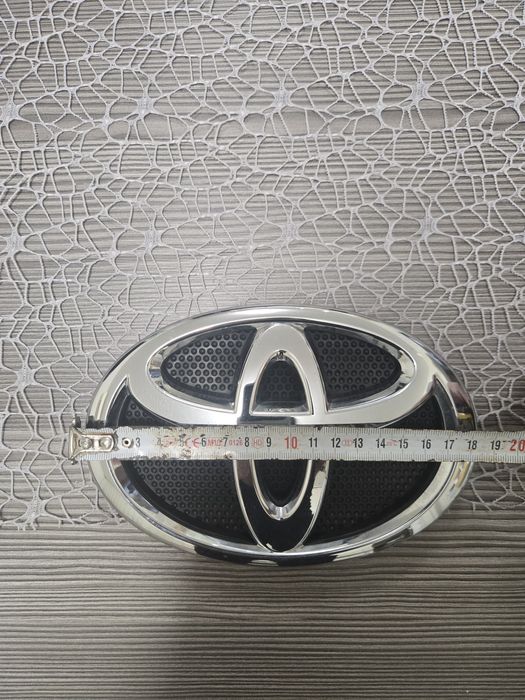 Емблема тойота TOYOTA