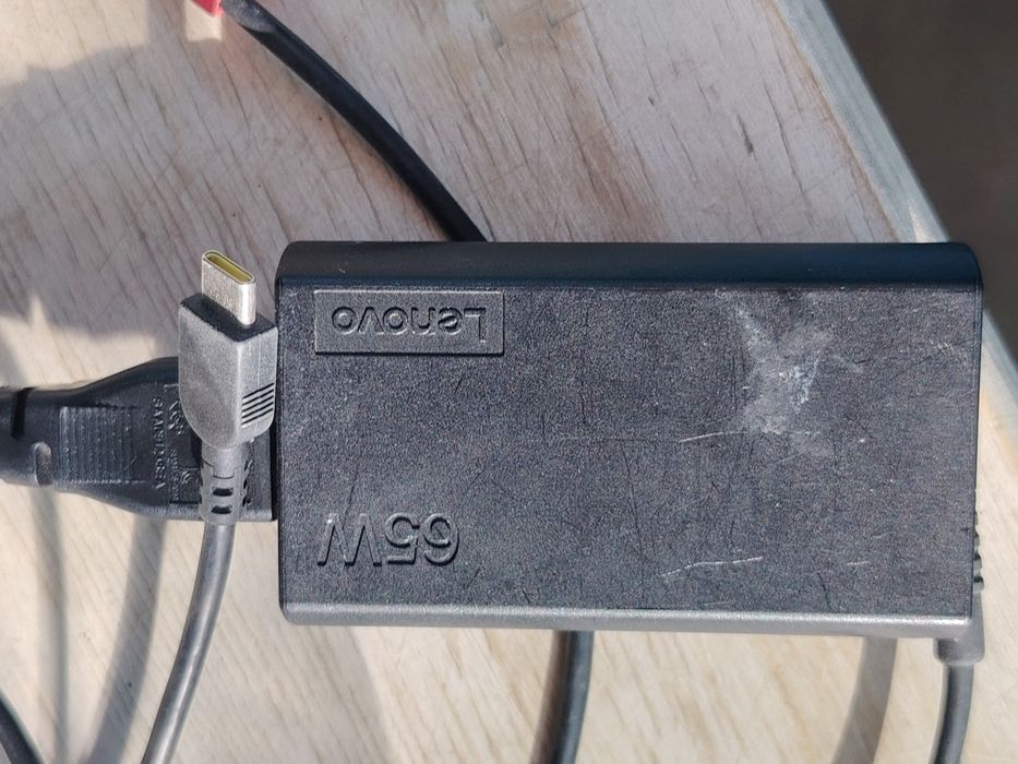 Încărcător Lenovo 65W USB3