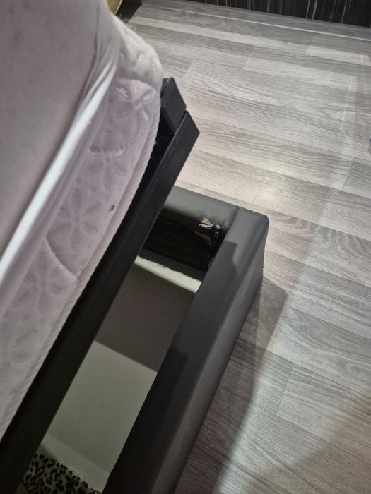 Продам Кровать б у с матрасом