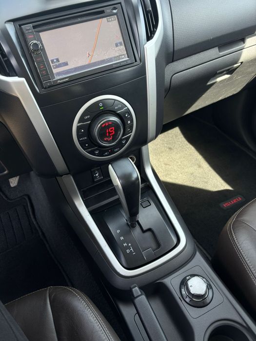 Isuzu D-Max 2013 Euro 5 2.5 BiTurbo 163 CP 4X4 Mare Mic Automat Piele