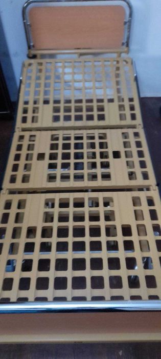 Vând pat de spital, sistem hidraulic, cu acționare manuală, cu saltea