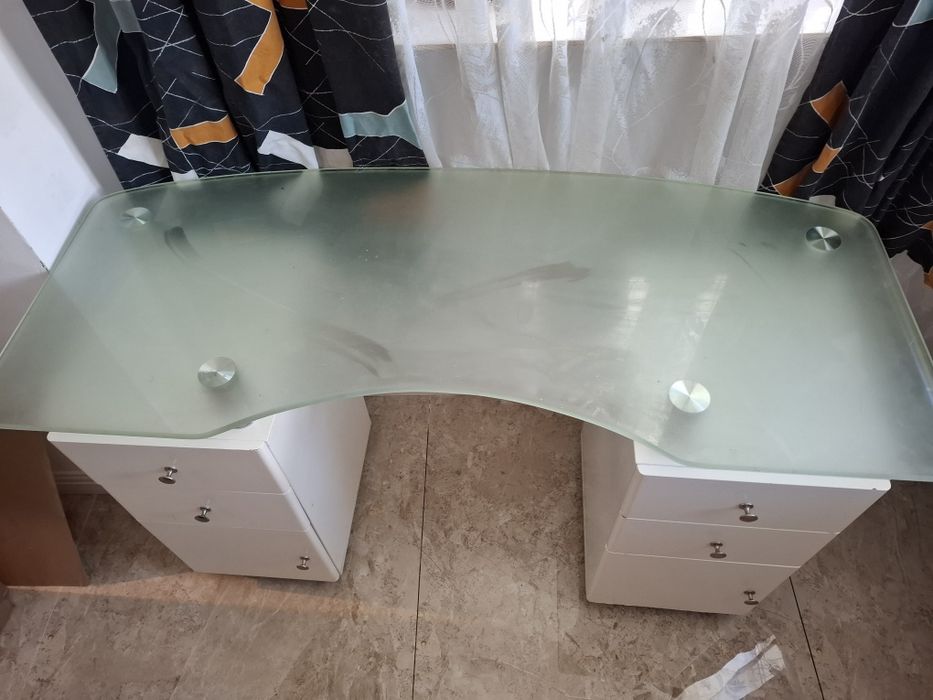 Masă profesională pentru manichiură – 120 x 45 cm