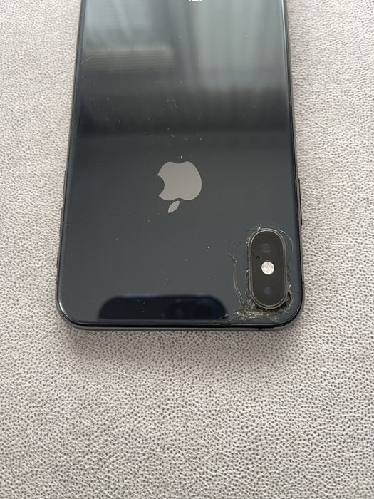 Продавам Iphone xs max
