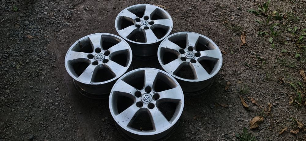Комплект оригинальных дисков R16. Toyota