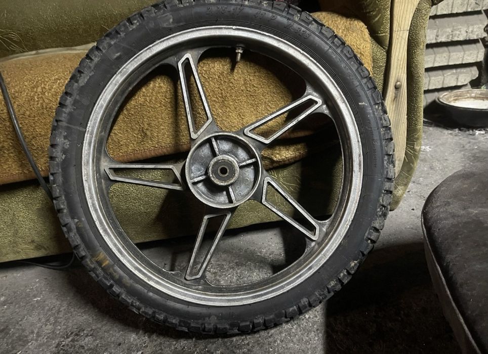Продам колесо срочно