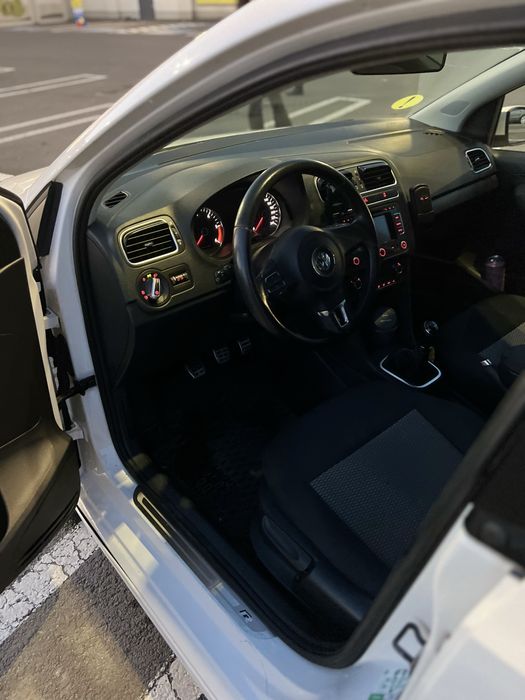 VOLKSWAGEN Polo 2012 — imagine 3