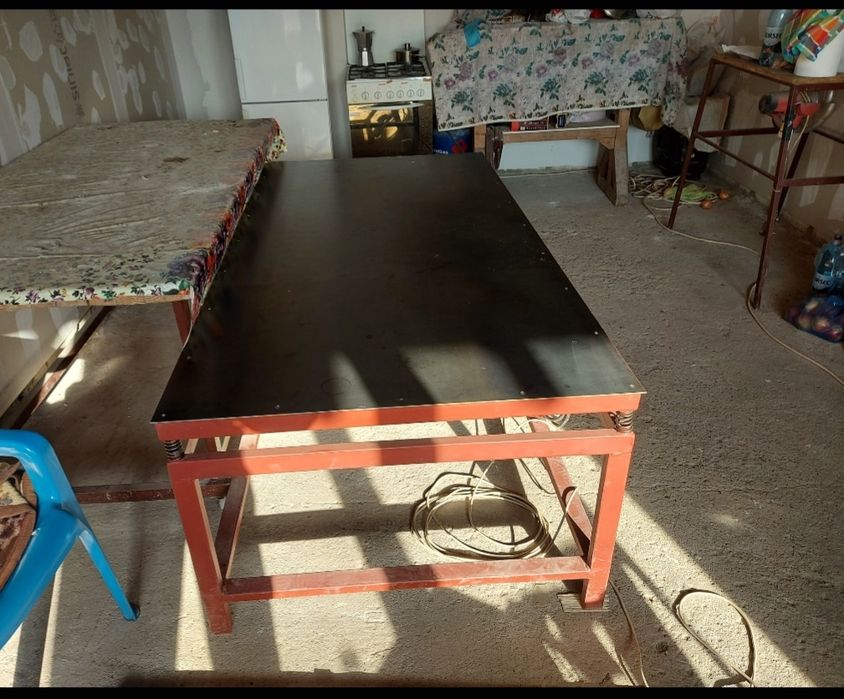 Masa de vibrat placi de gard