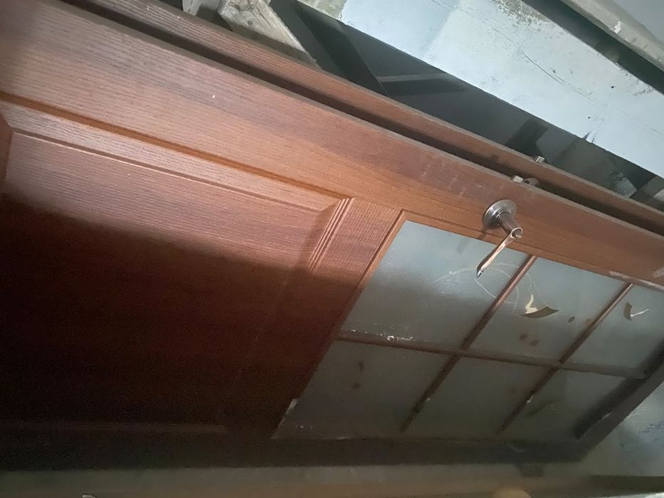 Продам межкомнатные двери  б/у  самовывоз