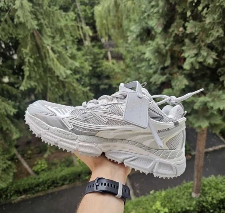 Off-White "Be Right