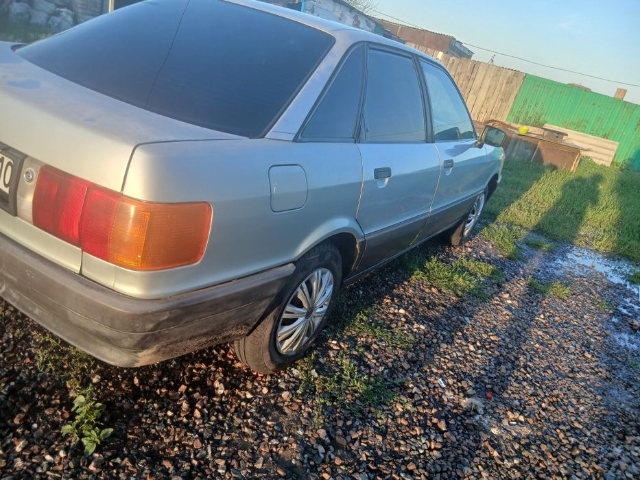 Продам машину ауди 80 б3