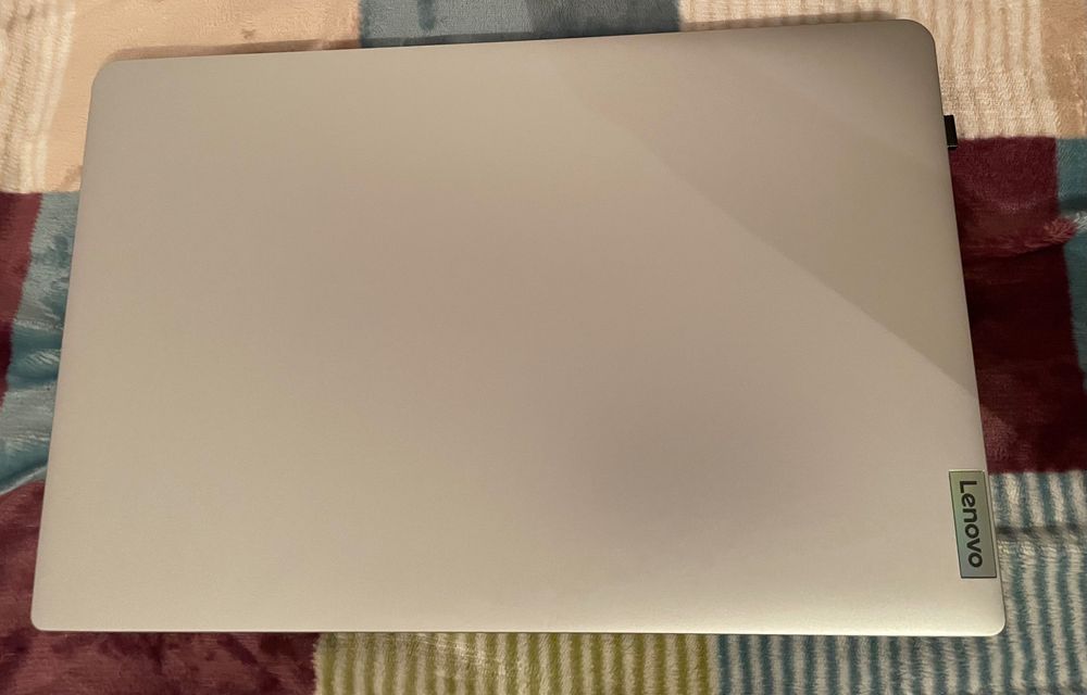 Ноутбук сатылады