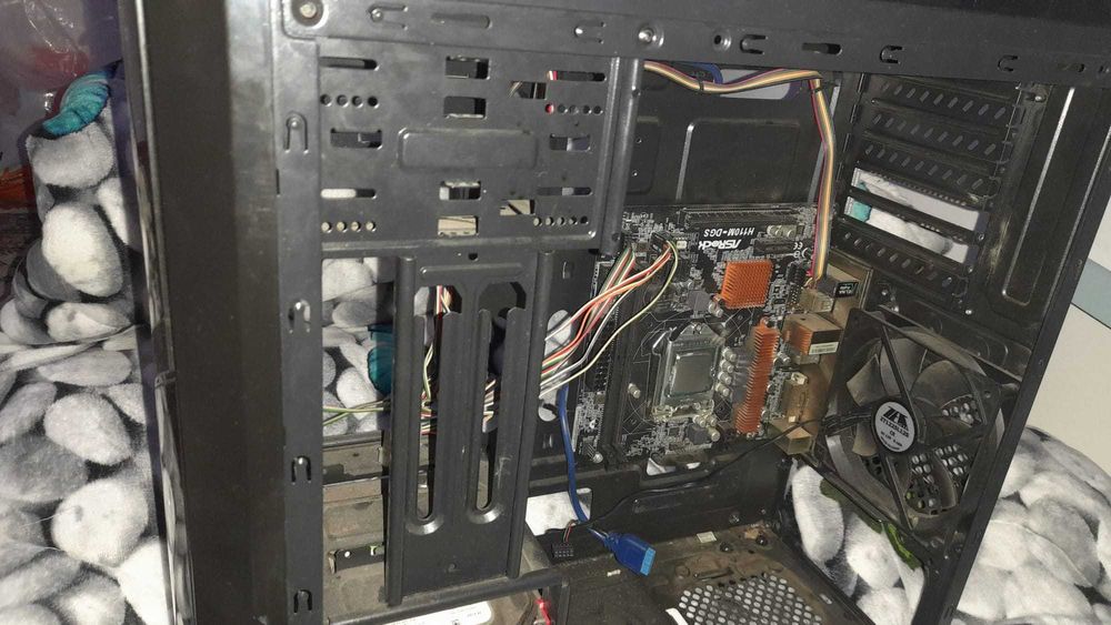 Kit Intel i5-6402P + ASRock H110M-DGS + carcasă + 2 ventilatoare