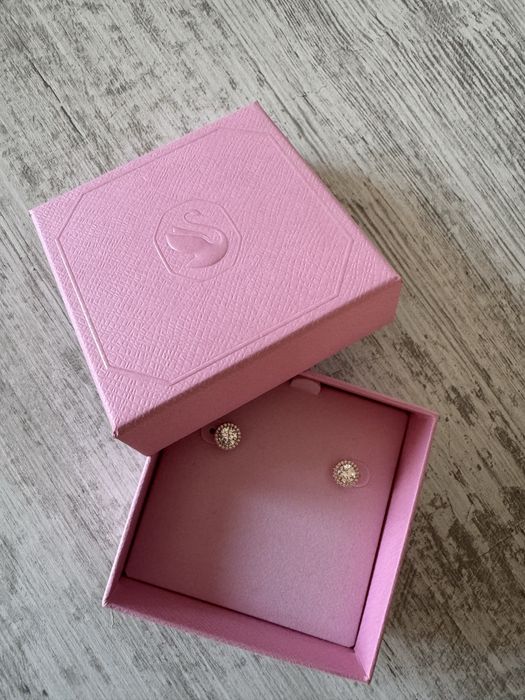 Cercei stud Constella