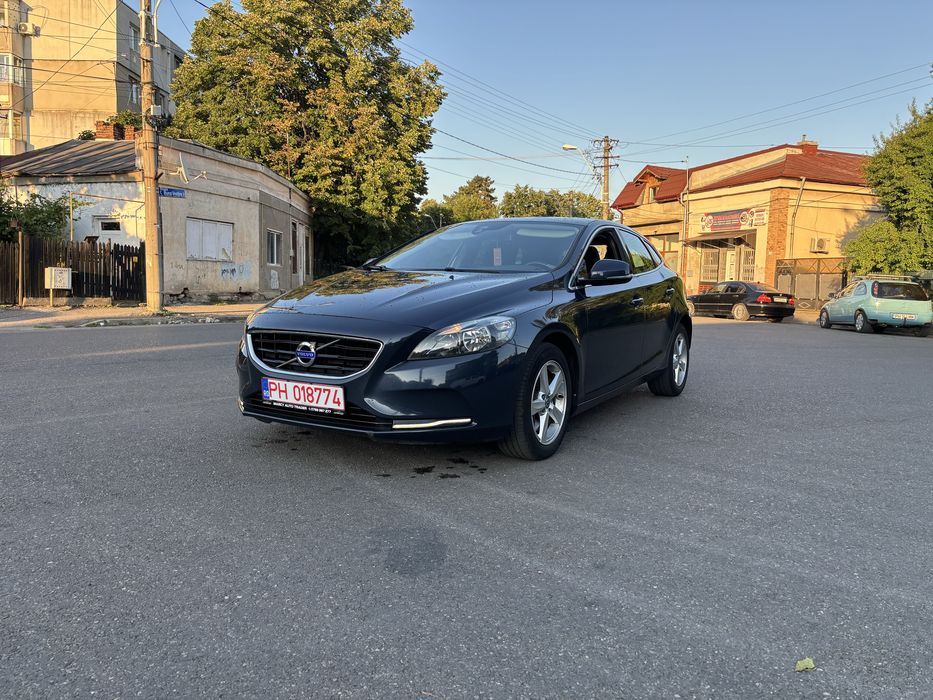 Volvo v40  D4 /Euro5  /09/2014 Led/ Navi 2.0/190cp