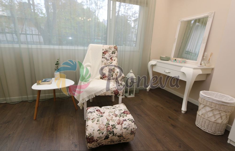 Дава се под наем Тристаен апартамент в Варна, Център - 100 кв.м за 1100 € - Снимка #10