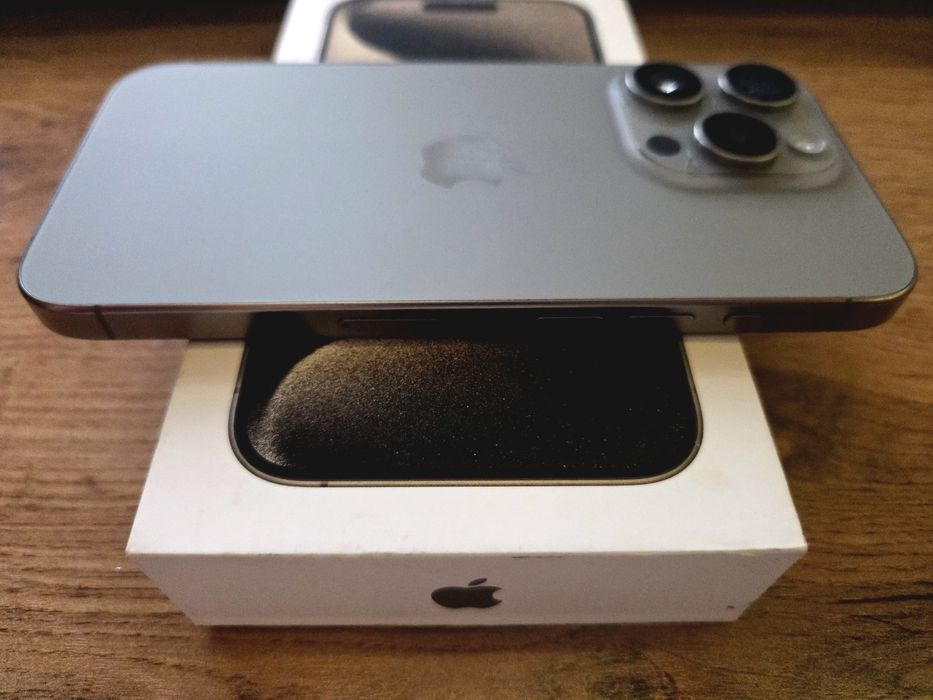 Iphone 15 Pro 256 gb.