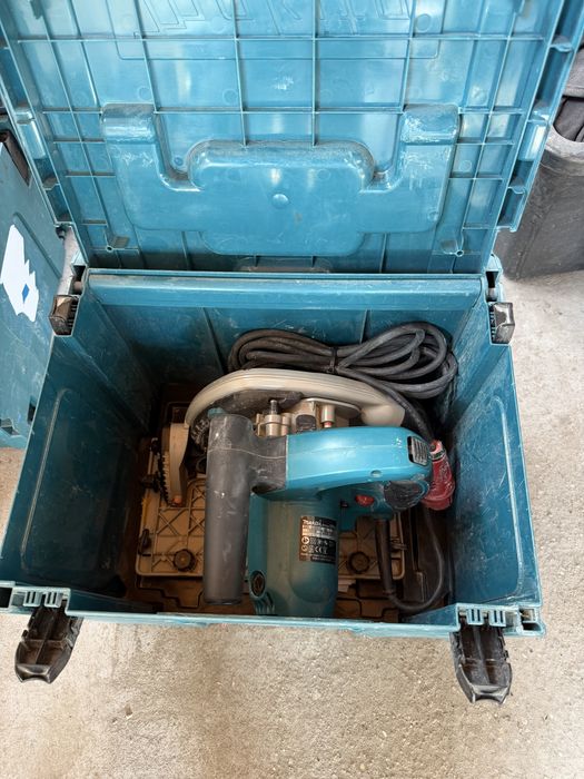 Makita SP6000 потапящ ръчен циркуляр