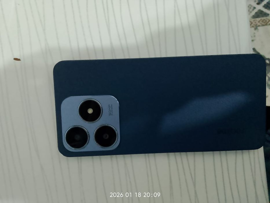 Риалми 63С хороший