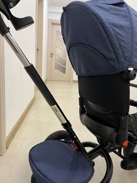 Триколка тъмносиня