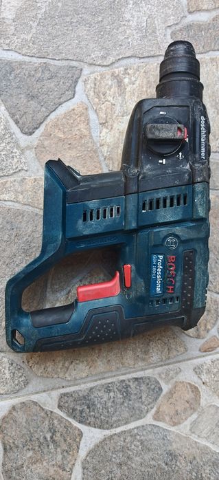 Продавам Перфоратор BOSCH 18V