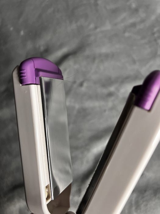 Placa,ondulator Babyliss alb cu mov