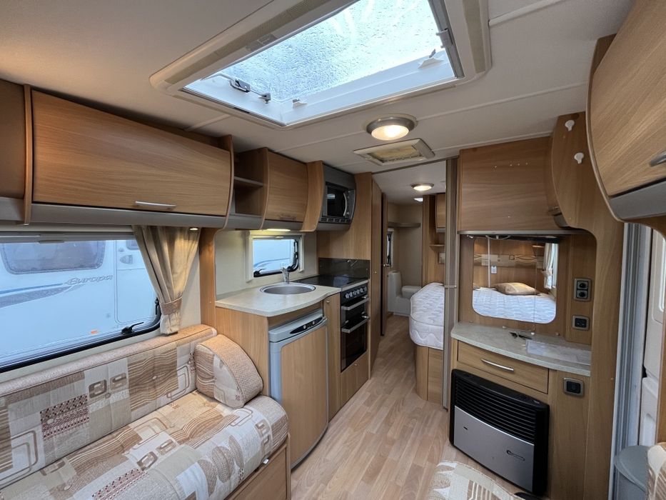 Rulota Swift Coastline 2009 2 zone pat matrimonial Cabina dus Off camp