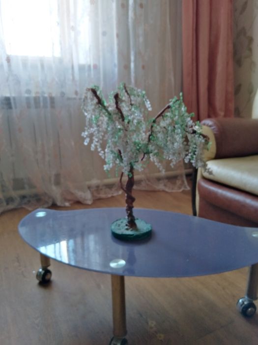 Продам вазу с цветами б/у