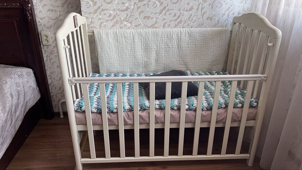 Продам детский стульчик и манеж