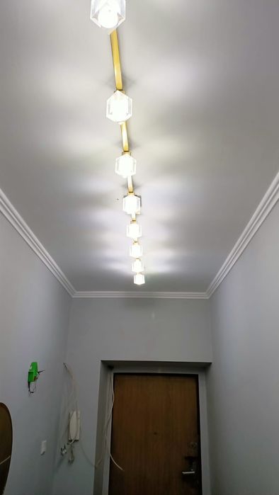 Продам люстру новая