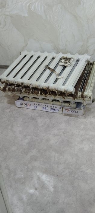 Продам чугунные батарей.