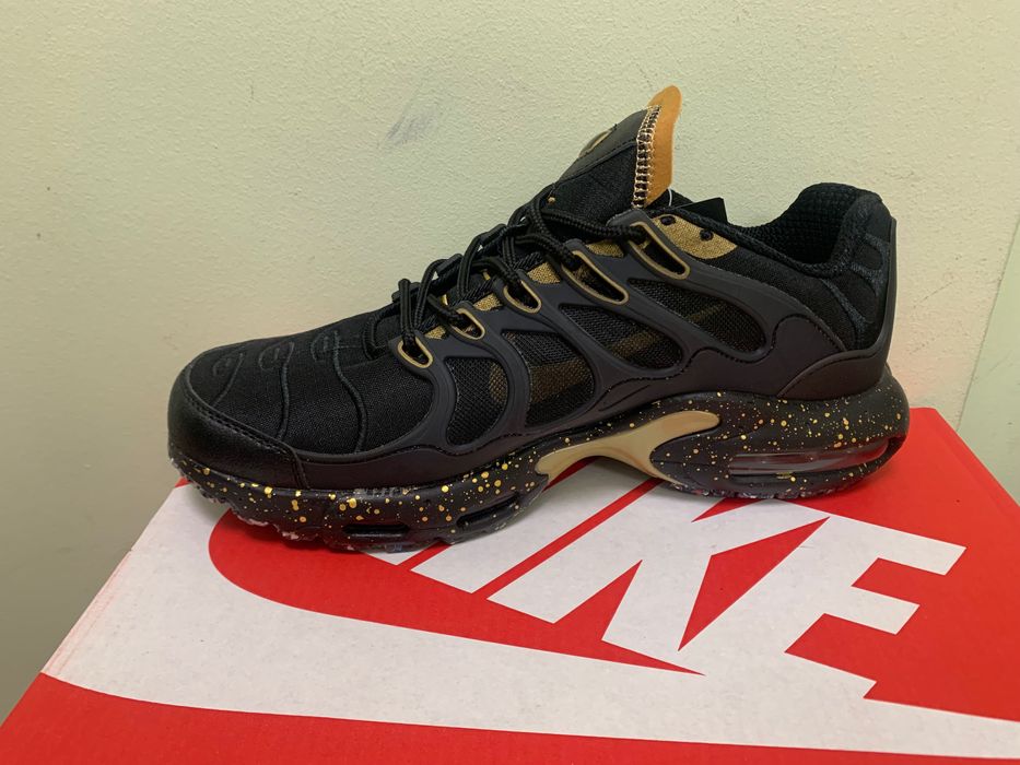 Нови мъжки маратонки с кутия Nike Terrascape Plus gold размер 42 и 43