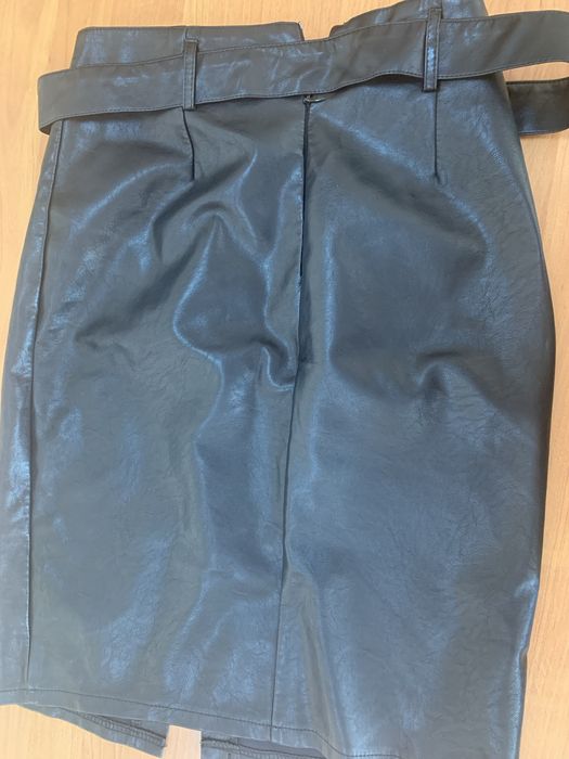 Юбка кожанная новая!