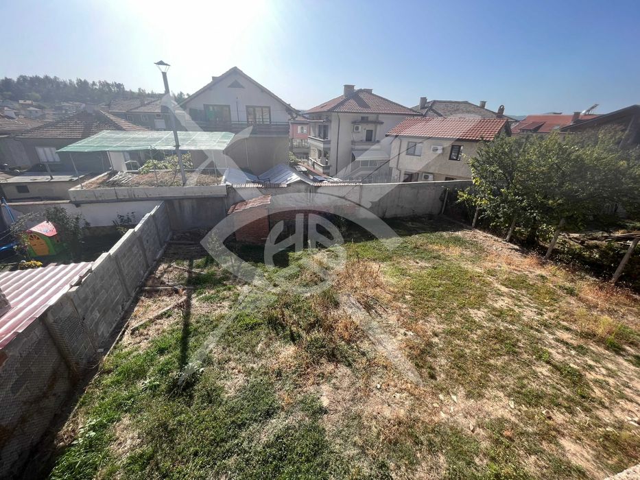 Продава се Къща в Панагюрище - 392 кв.м за 439 €/кв.м - Снимка #1