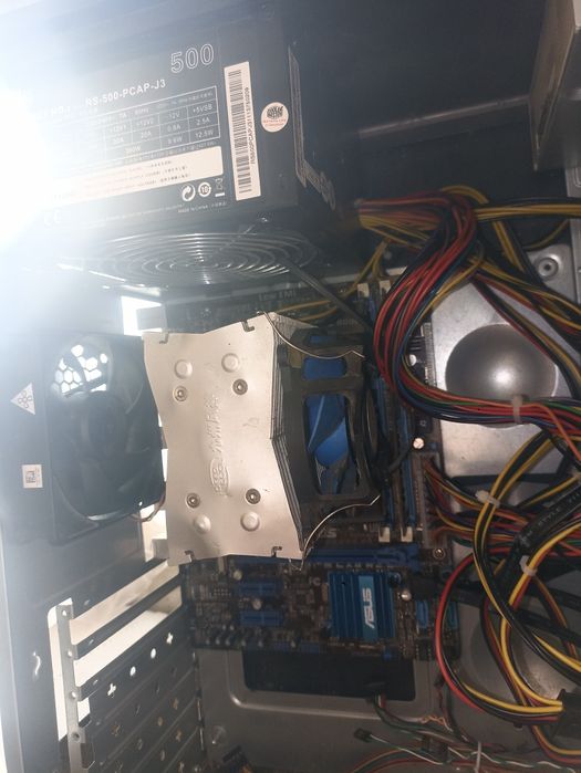 Продам компьютер по запчастям.