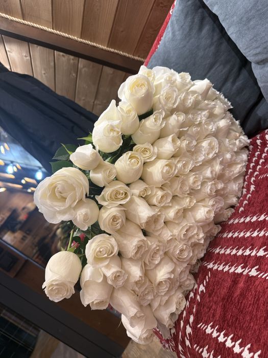 Букет из 101 белых роз
