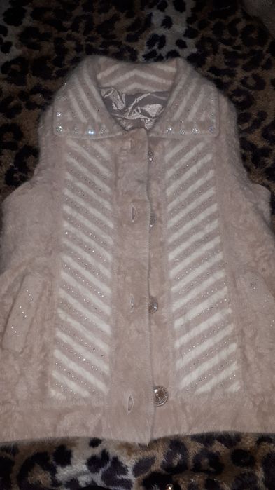 Продам жилет ангора