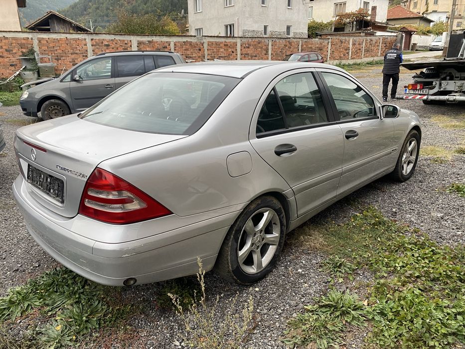 Mercedes C200 W203 на части