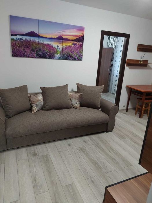 Inchiriez apartament cu 2 camere Micro 14