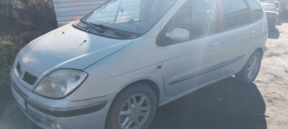 Авто рено сценик 1