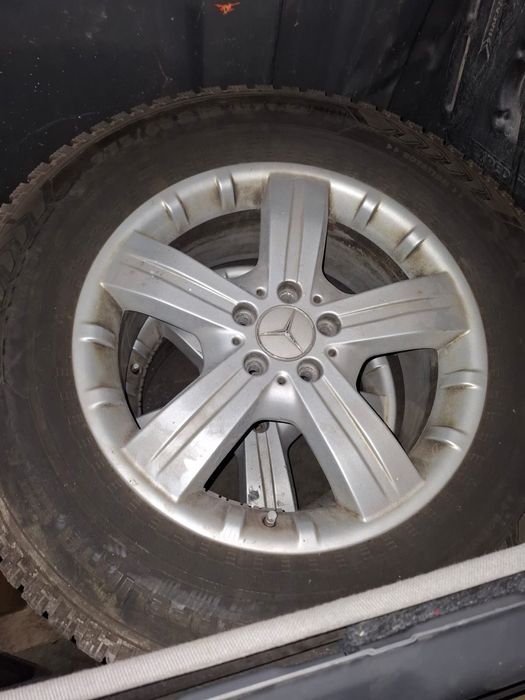 Продам зимнюю резину+диски