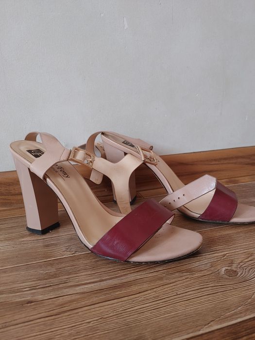 Продам босоножки