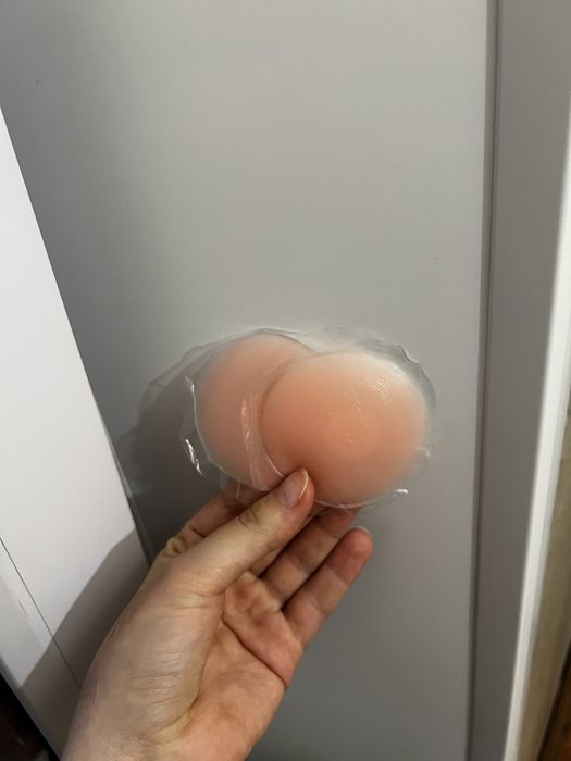 Отдам бесплатно урашения