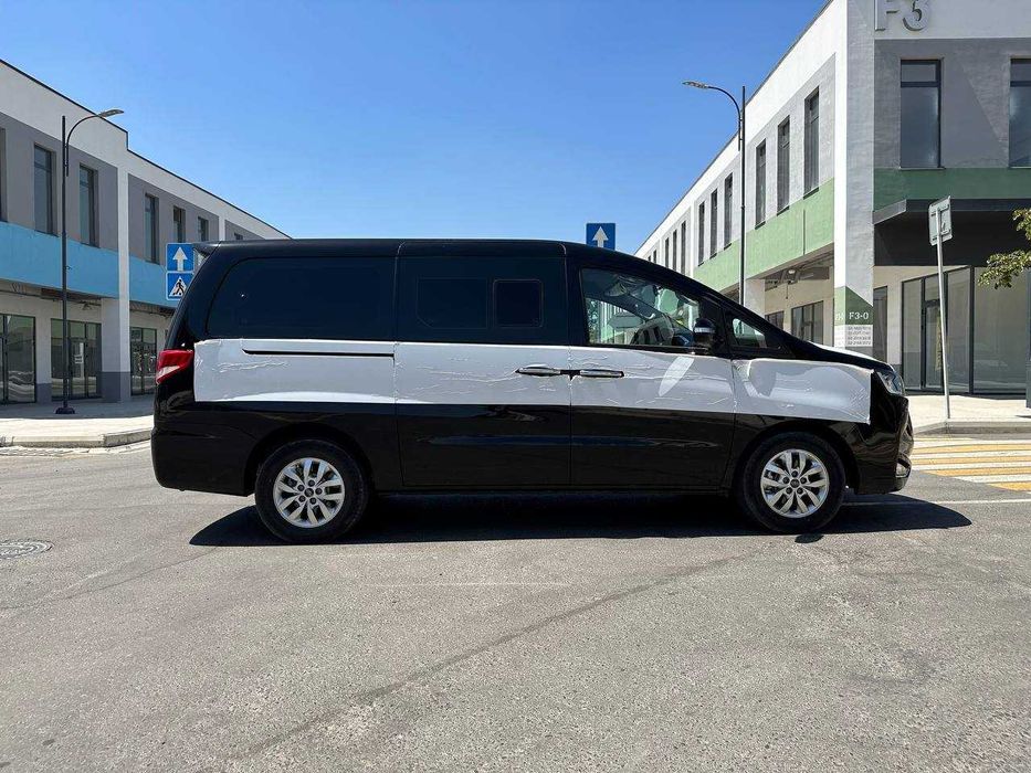 Jac M4 yangi sotuvda tayor