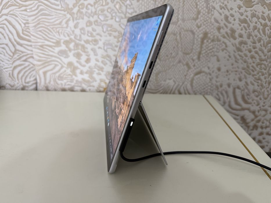 Microsoft Surface Pro 8  i5 11 поколения