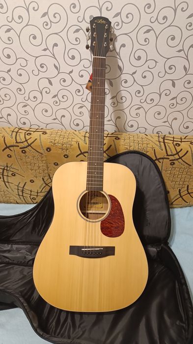 Гитара акустическая