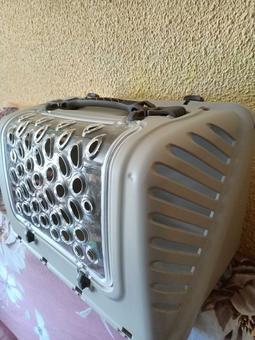 Vând cutie de transport animăluțe mici