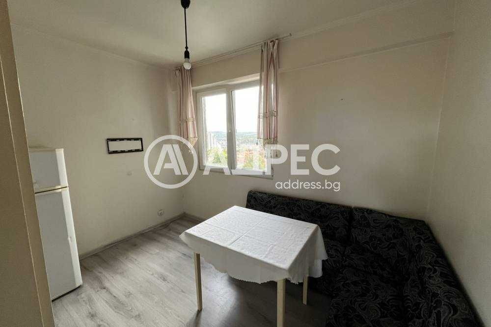 Дава се под наем Двустаен апартамент в Разград, Център - 75 кв.м за 204 € - Снимка #3