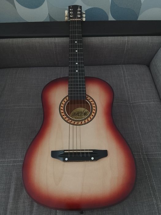 Гитара в хорошем состоянии