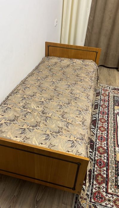 Продается кровать, цена 20000 есть торг.